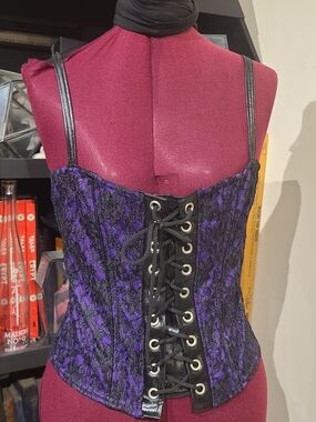 Romantic Violet & Black Lip Service Lace-up Camisole